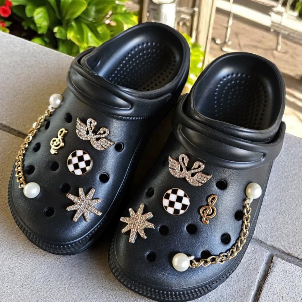 Imagem da oferta Sandália Babuche Adulto Feminino Nuvem com 8 Bottons aleatórios